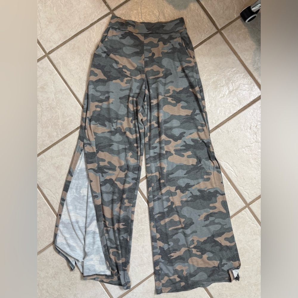 Camouflage Wide-Leg Pants